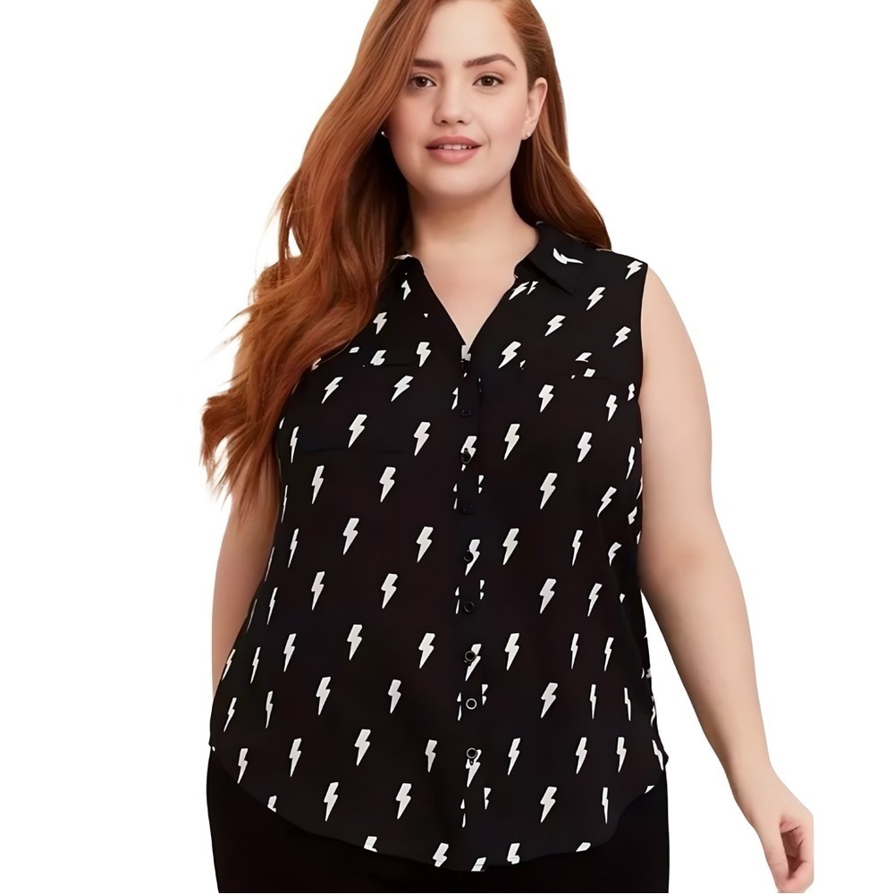 5/$25 😻 Torrid Black Georgette Sleeveless Button-Up Top